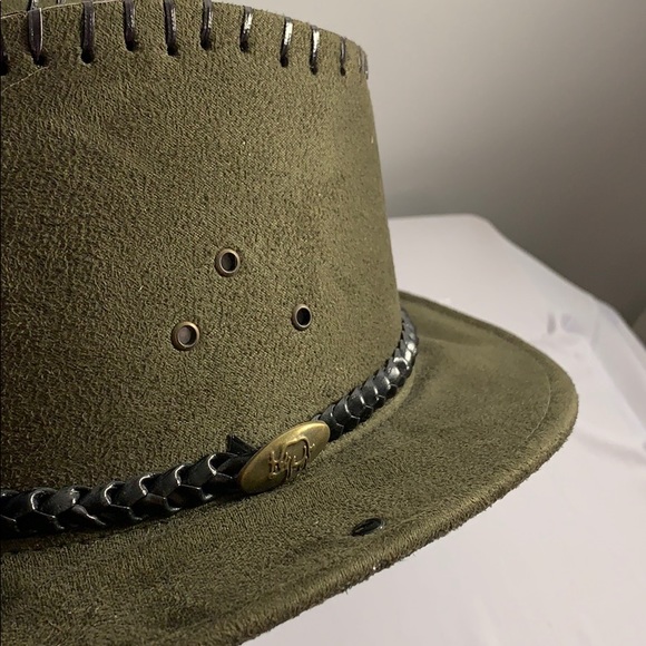 Green Hat - Picture 3 of 6